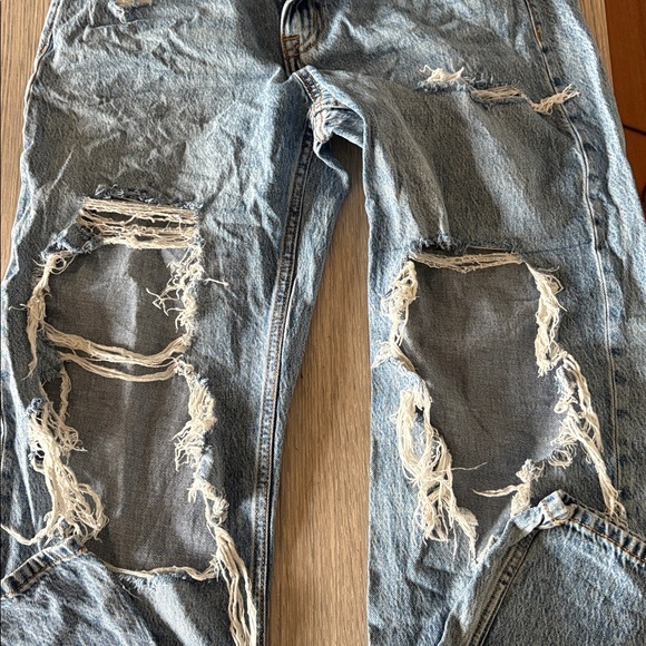 Aeropostale Women’s High Rise Baggy Distressed Jeans Size 6 Light Wash - Picture 5 of 10
